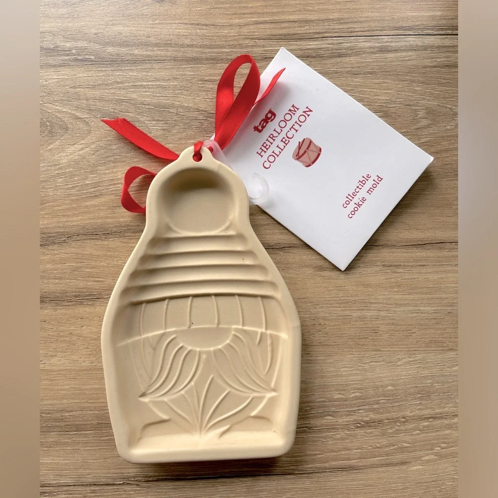 NWT TAG Gnome Collectible Stoneware Cookie Mold & Sugar Cookie Recipe
